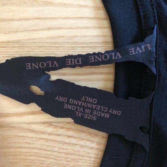 V Lone t-shirt - Picture 3 of 4